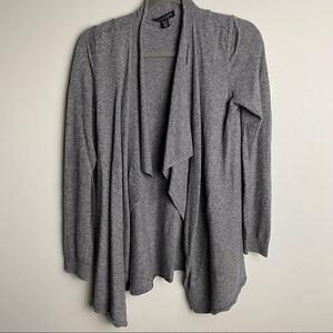 Saks off Fifth Avenue Cashmere Cardigan in Grey size Small